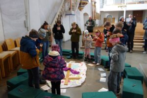 Mehr über den Artikel erfahren Kreuzweg für Kinder am Karfreitag
