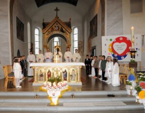 Mehr über den Artikel erfahren Gedanken von Pater Abidon zur Erstkommunion