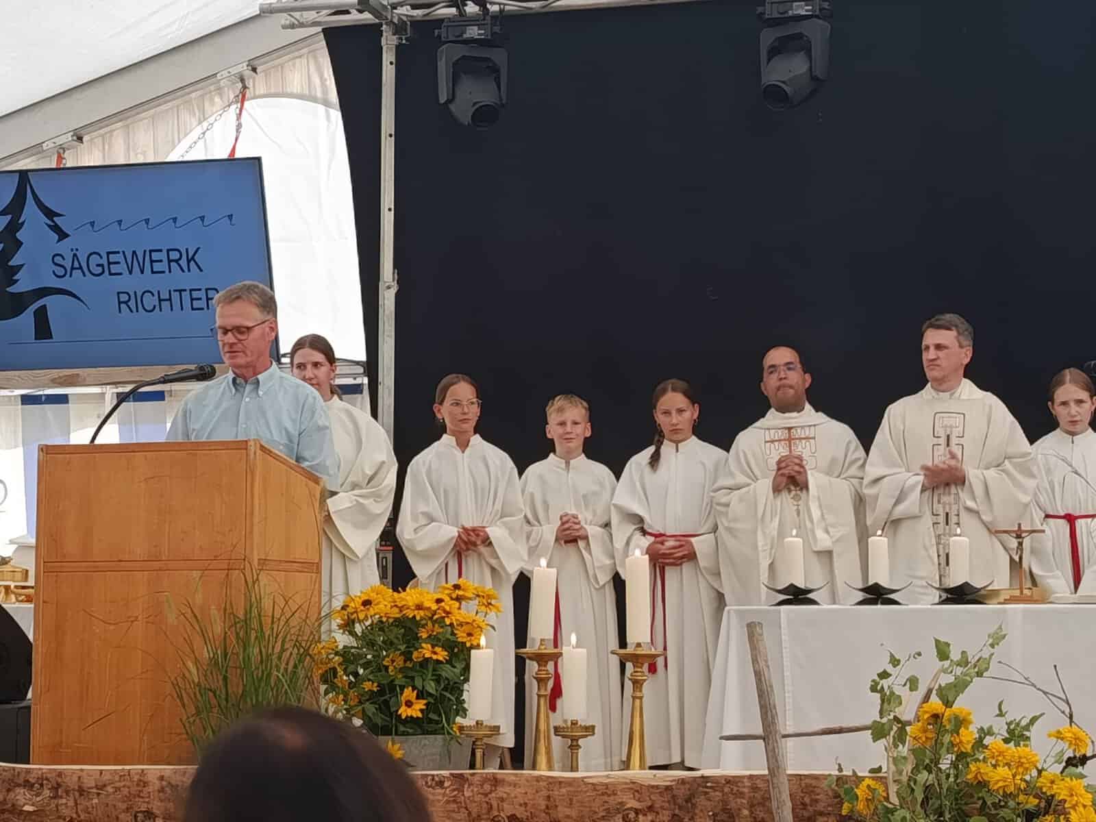 Du betrachtest gerade Hl.Laurentius-Messe beim Sulzberger Jubiläumsfest
