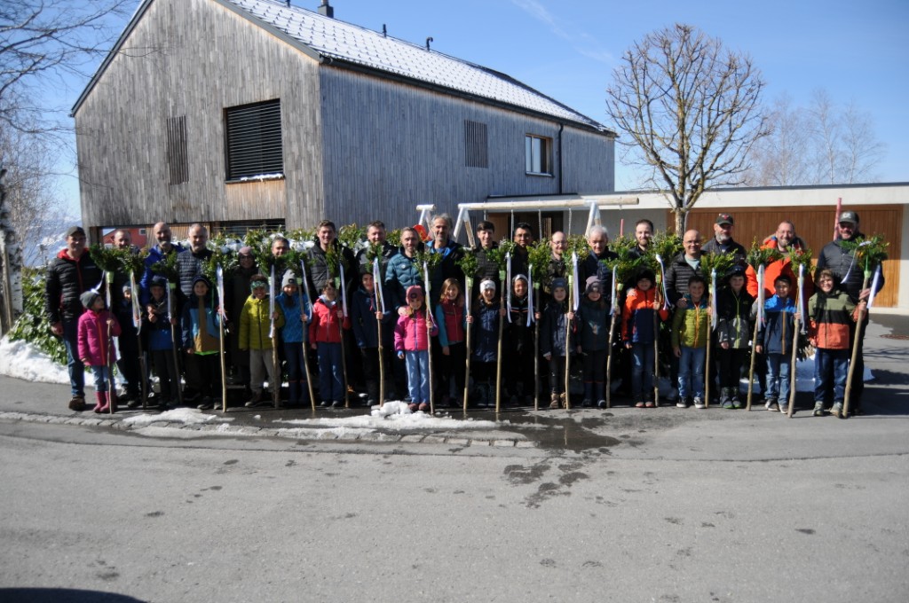 Du betrachtest gerade Palmbuschbinden der Erstkommunikanten und Palmsonntag